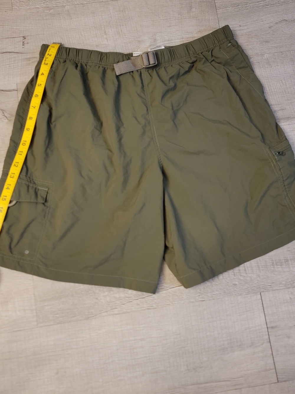 Columbia Men’s Olive Green Athletic Cargo Shorts